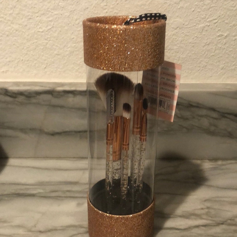 Make up brushes